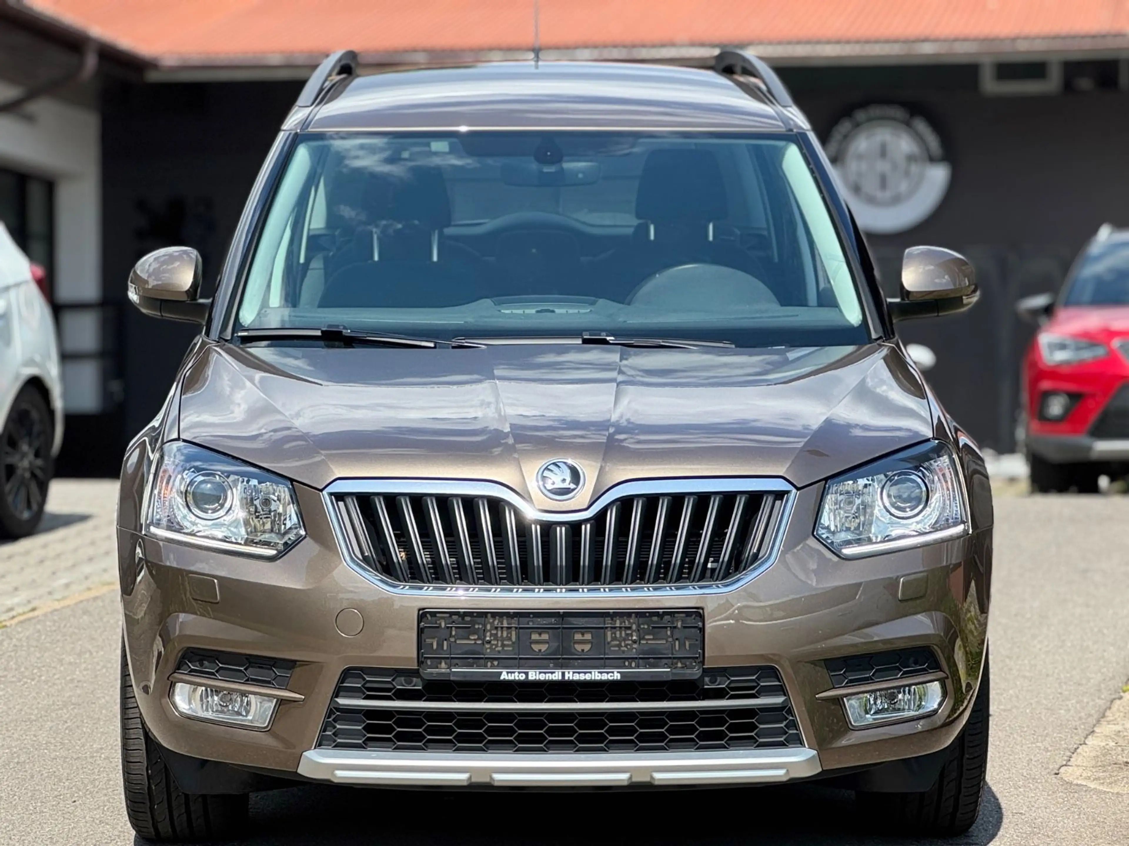 Skoda Yeti Style 4x4 AHK Navi 1.Hand — photo 2