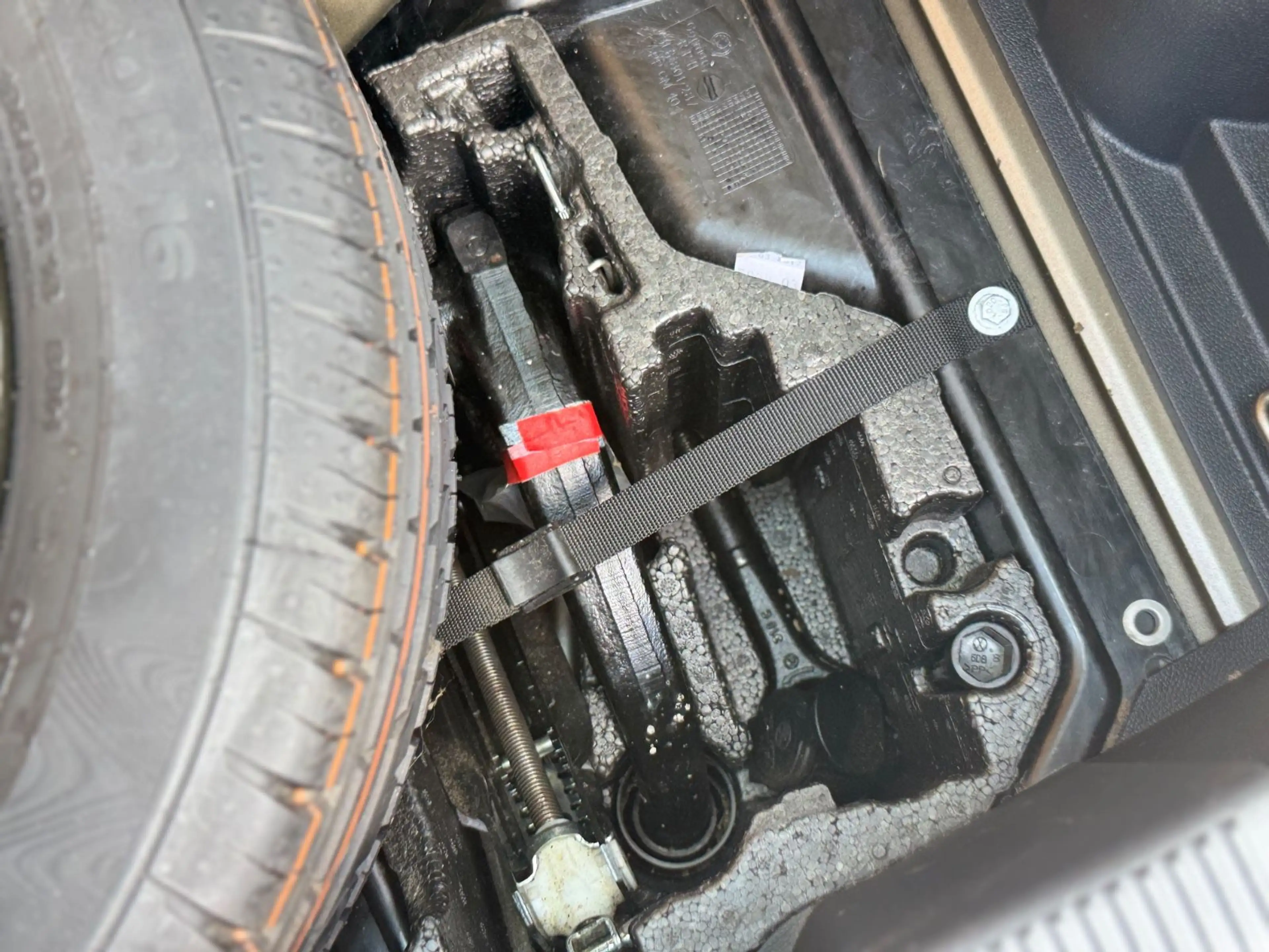 Skoda Yeti Style 4x4 AHK Navi 1.Hand — photo 11