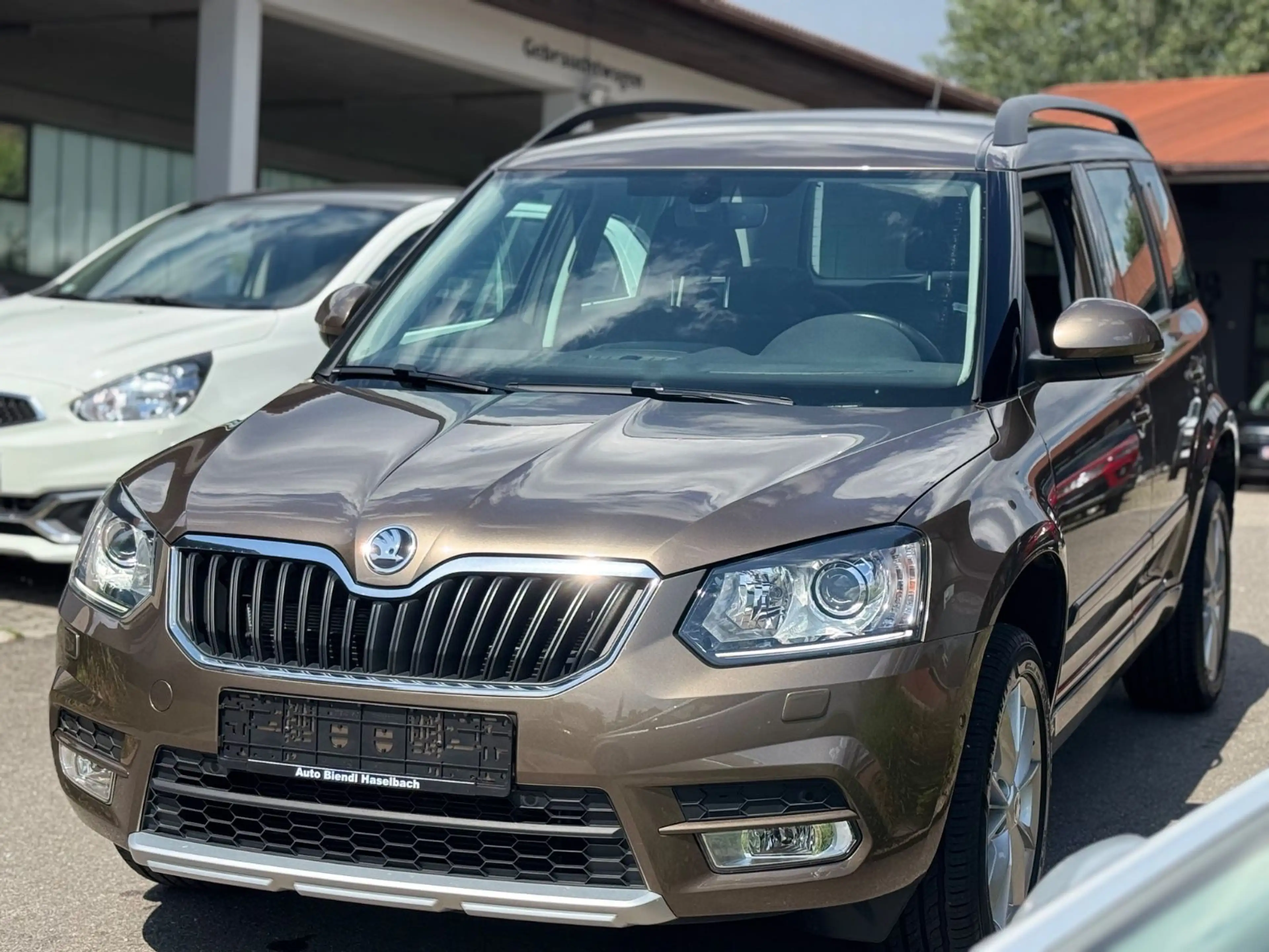 Skoda Yeti Style 4x4 AHK Navi 1.Hand — photo 3