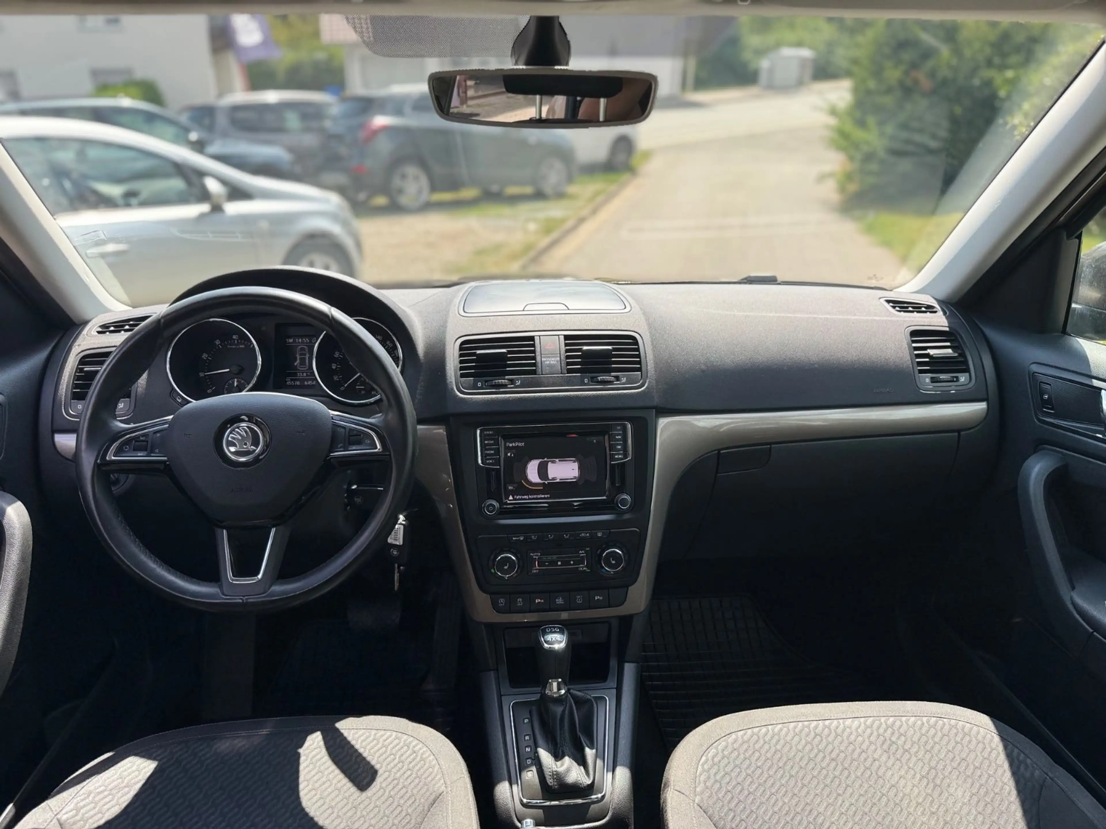 Skoda Yeti Style 4x4 AHK Navi 1.Hand — photo 15