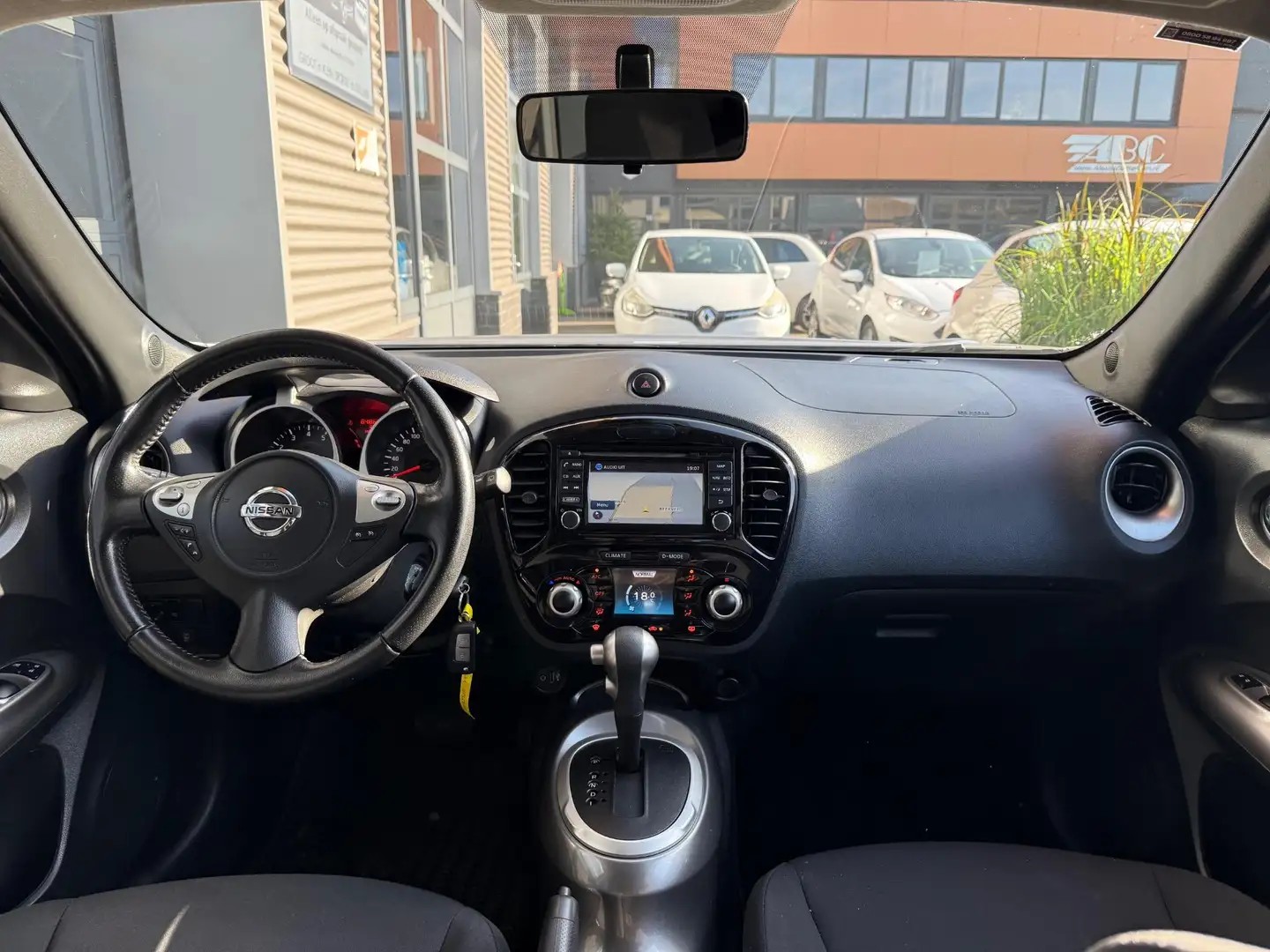 Nissan Juke 1.6 Connect Edition Cruise Navi Camera Grijs - 2