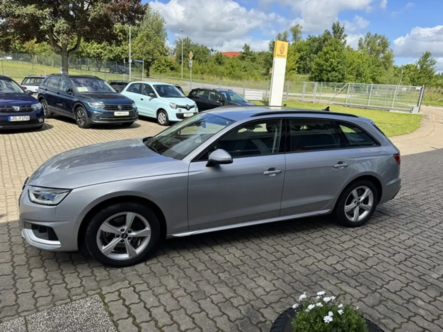 Audi A4 Avant 35 TDI advanced Grau - 2