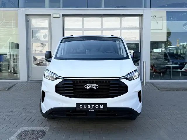 Ford Transit Custom view 2