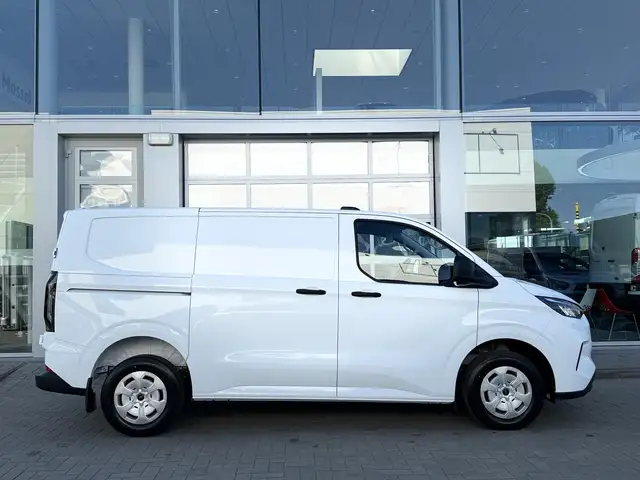 Ford Transit Custom view 5