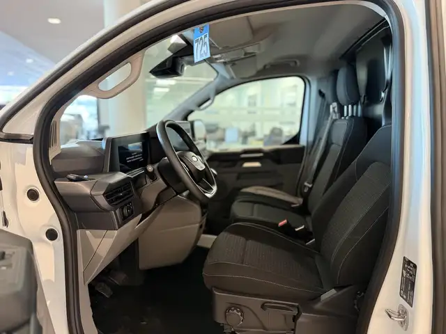 Ford Transit Custom view 12