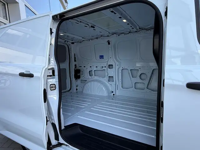Ford Transit Custom view 10