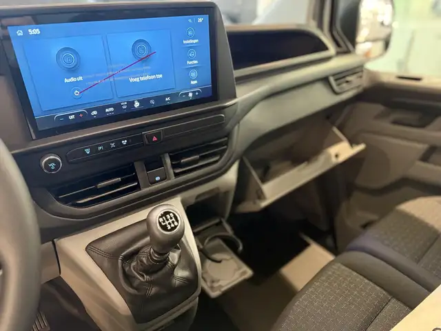 Ford Transit Custom view 13