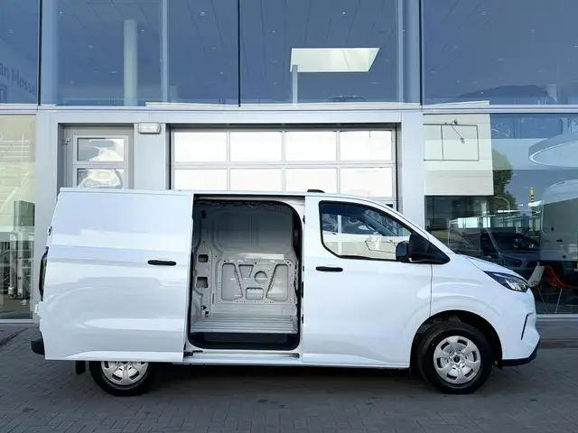 Ford Transit Custom view 4