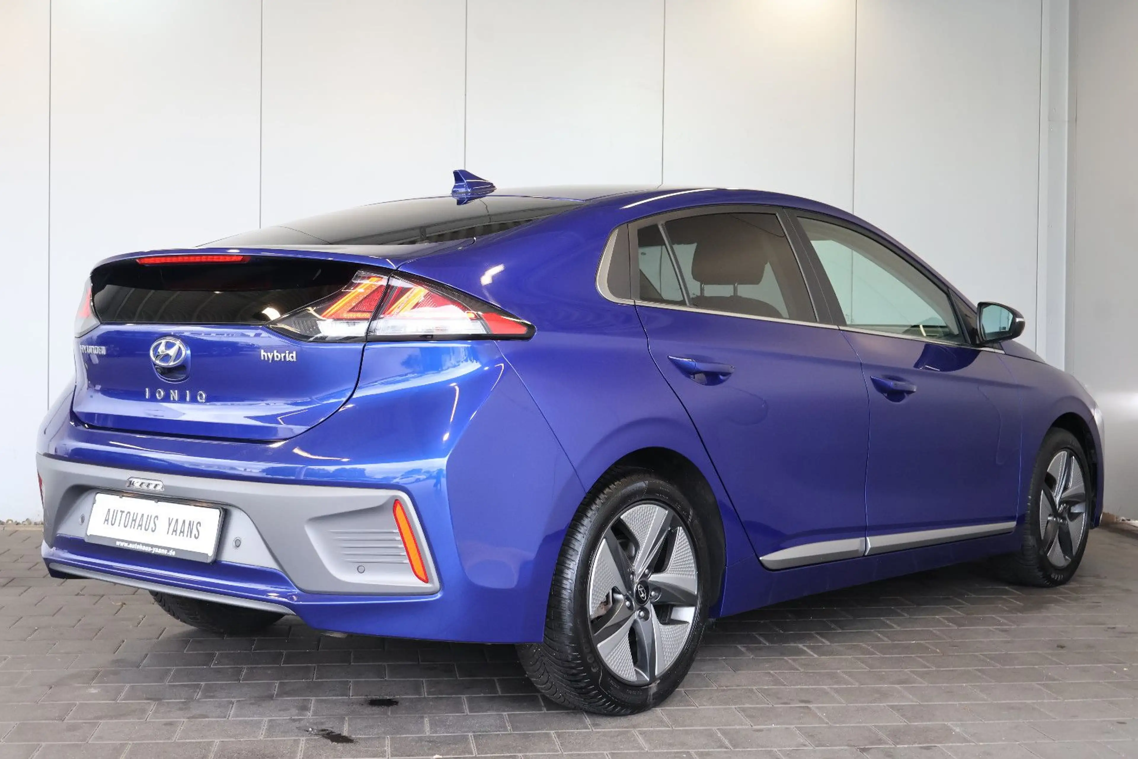 Hyundai IONIQ Ioniq Advantage 1.6 DCT Hybrid DIGI+KEY+KAM+LED — photo 4
