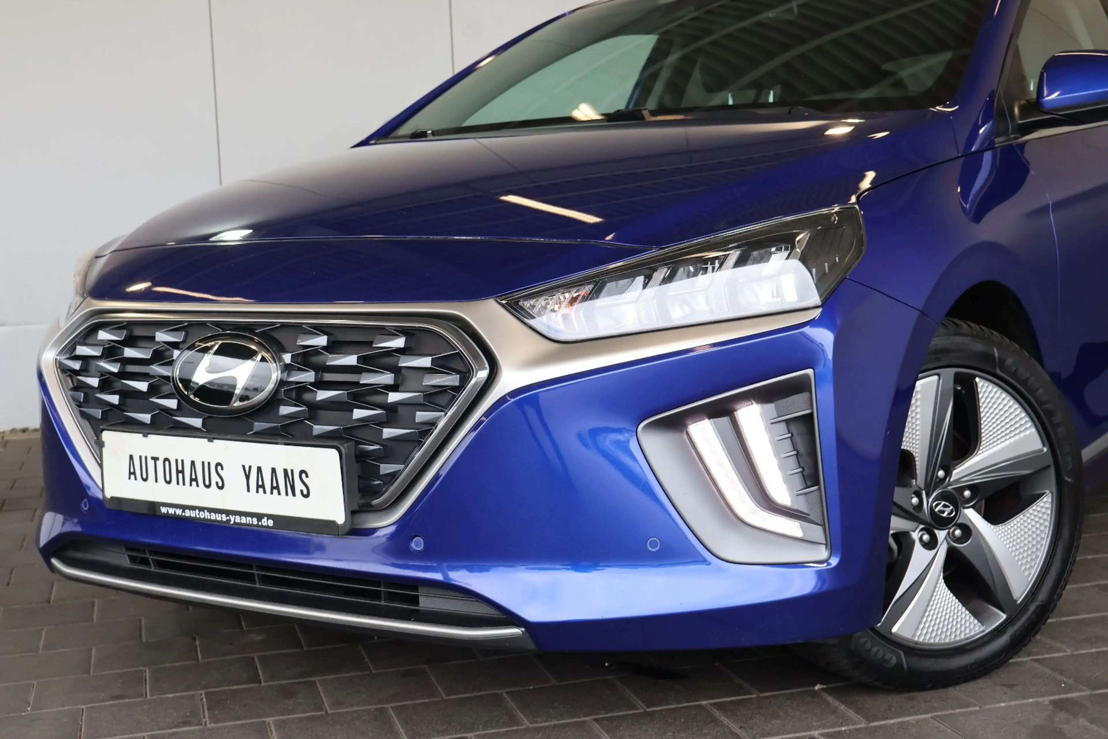 Hyundai IONIQ Ioniq Advantage 1.6 DCT Hybrid DIGI+KEY+KAM+LED — photo 8