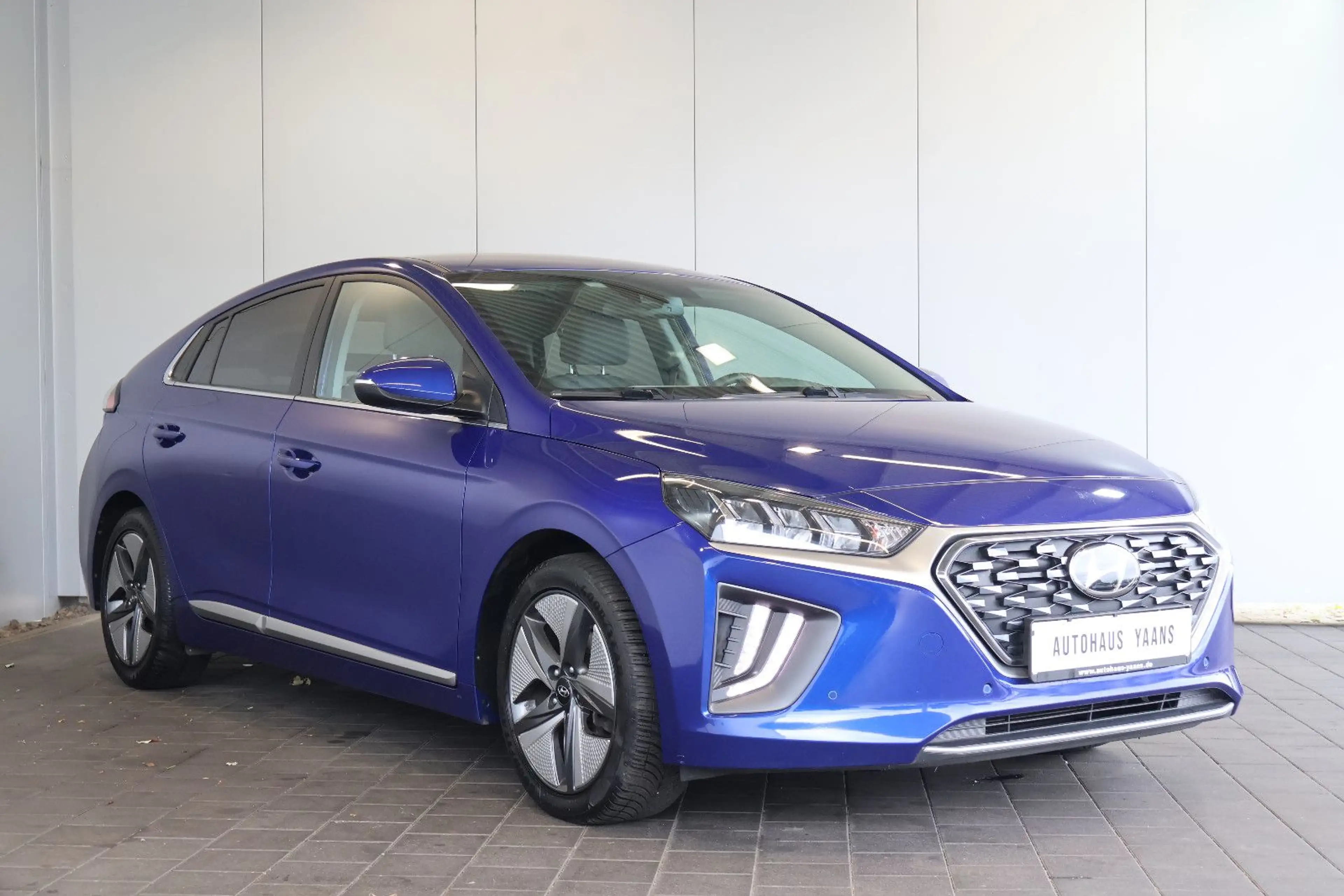Hyundai IONIQ Ioniq Advantage 1.6 DCT Hybrid DIGI+KEY+KAM+LED — photo 3