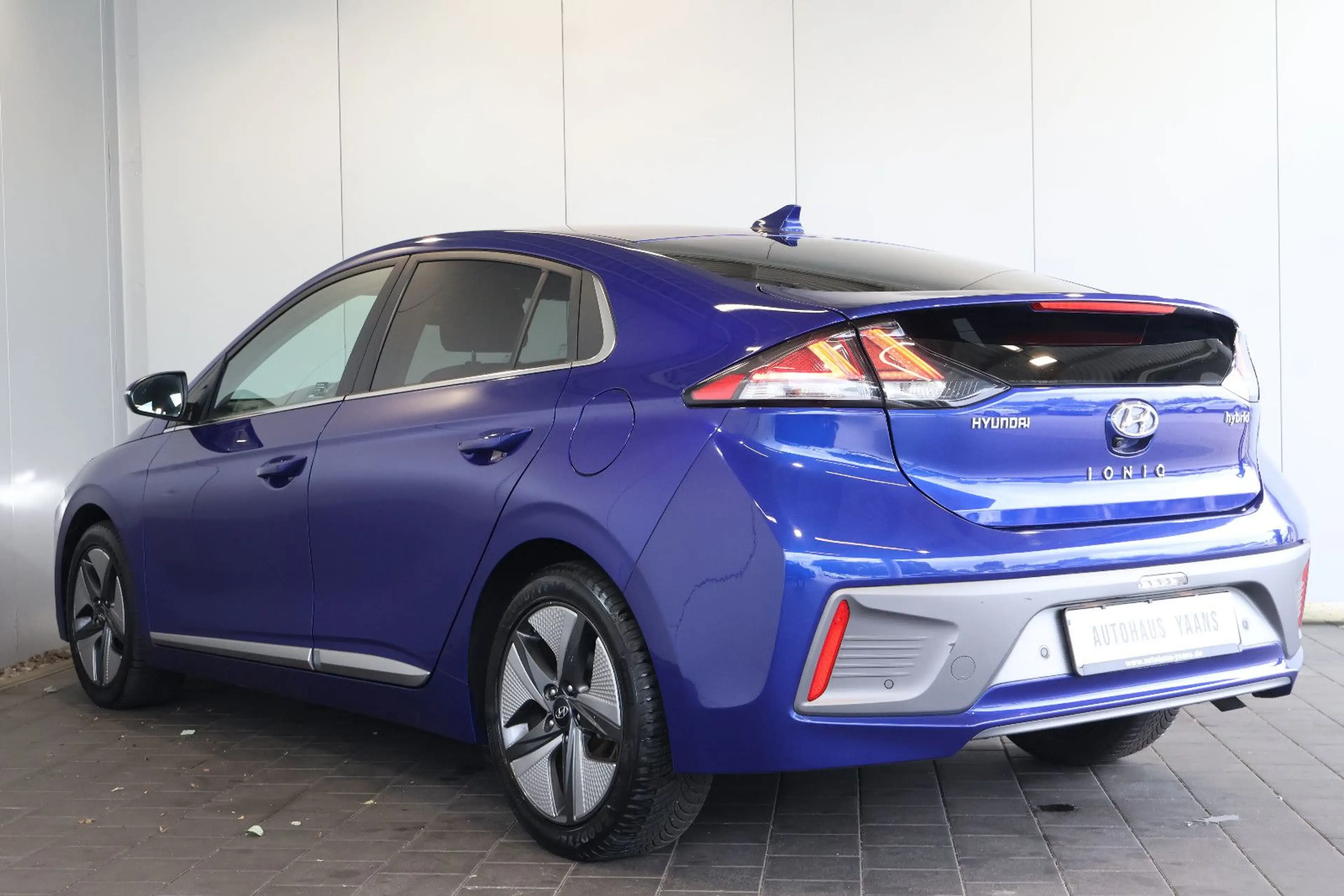 Hyundai IONIQ Ioniq Advantage 1.6 DCT Hybrid DIGI+KEY+KAM+LED — photo 6