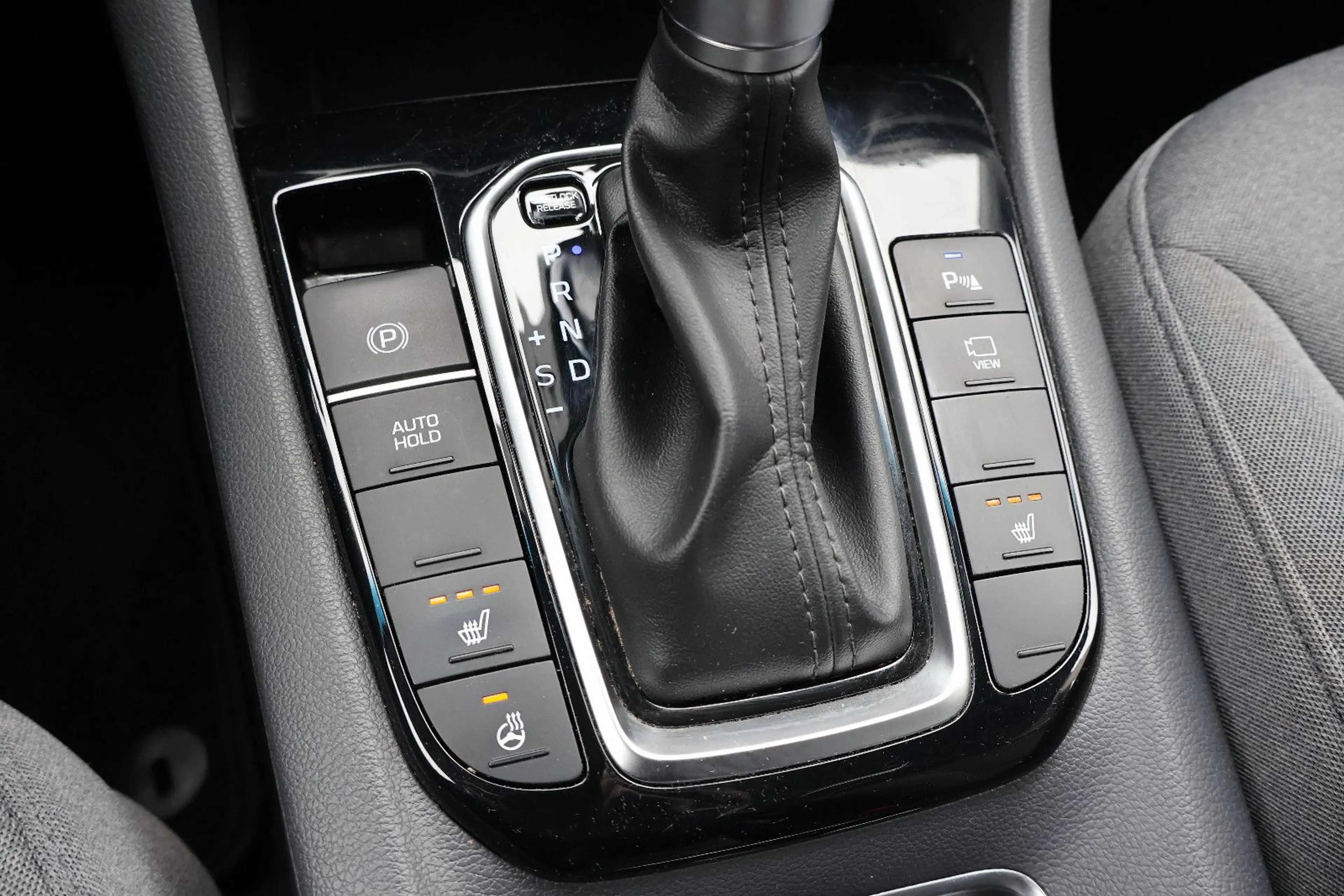 Hyundai IONIQ Ioniq Advantage 1.6 DCT Hybrid DIGI+KEY+KAM+LED — photo 12