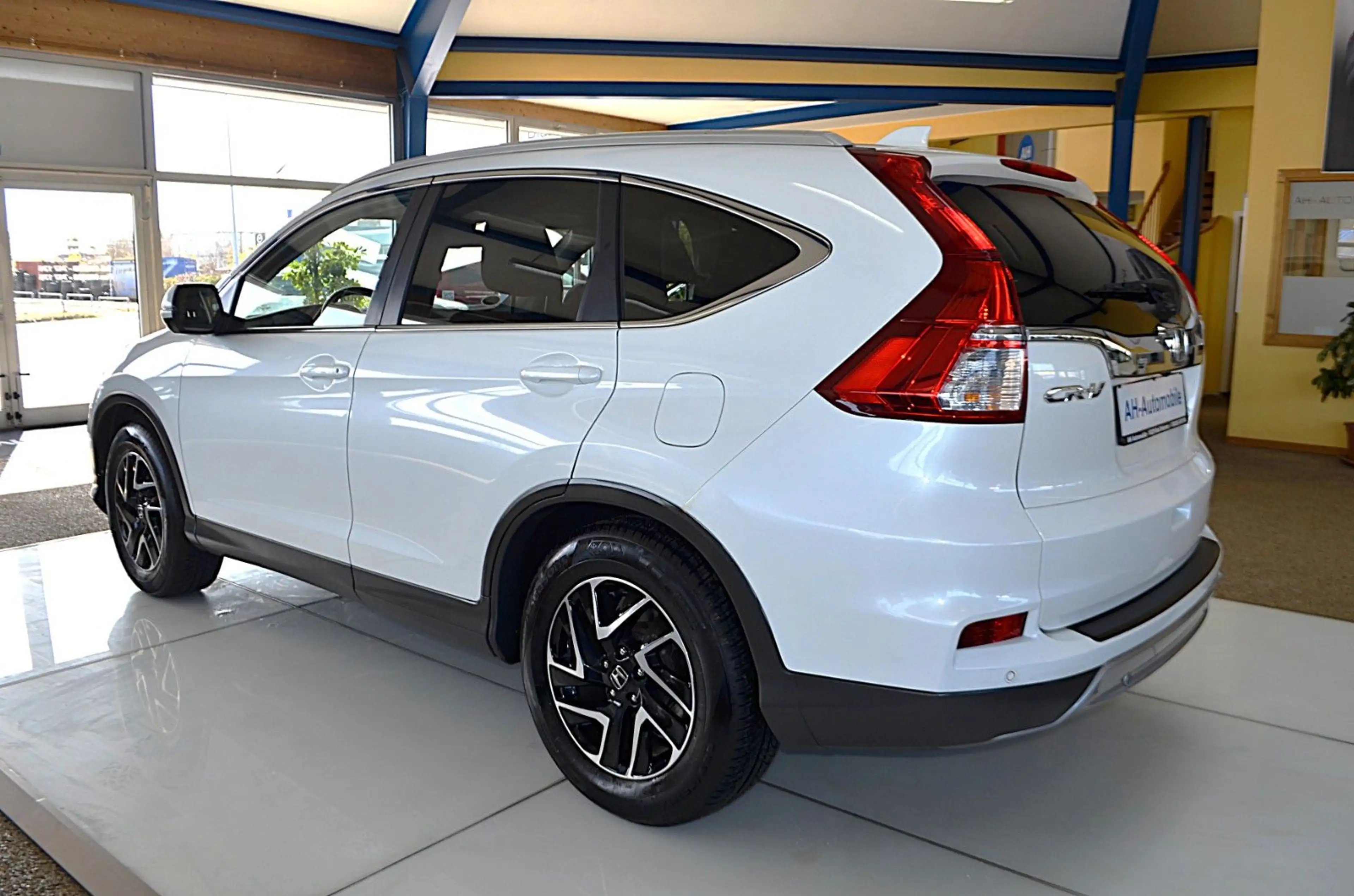Honda CR-V Elegance 2WD NAVI / R-KAMERA / KLIMA / PDC — photo 3
