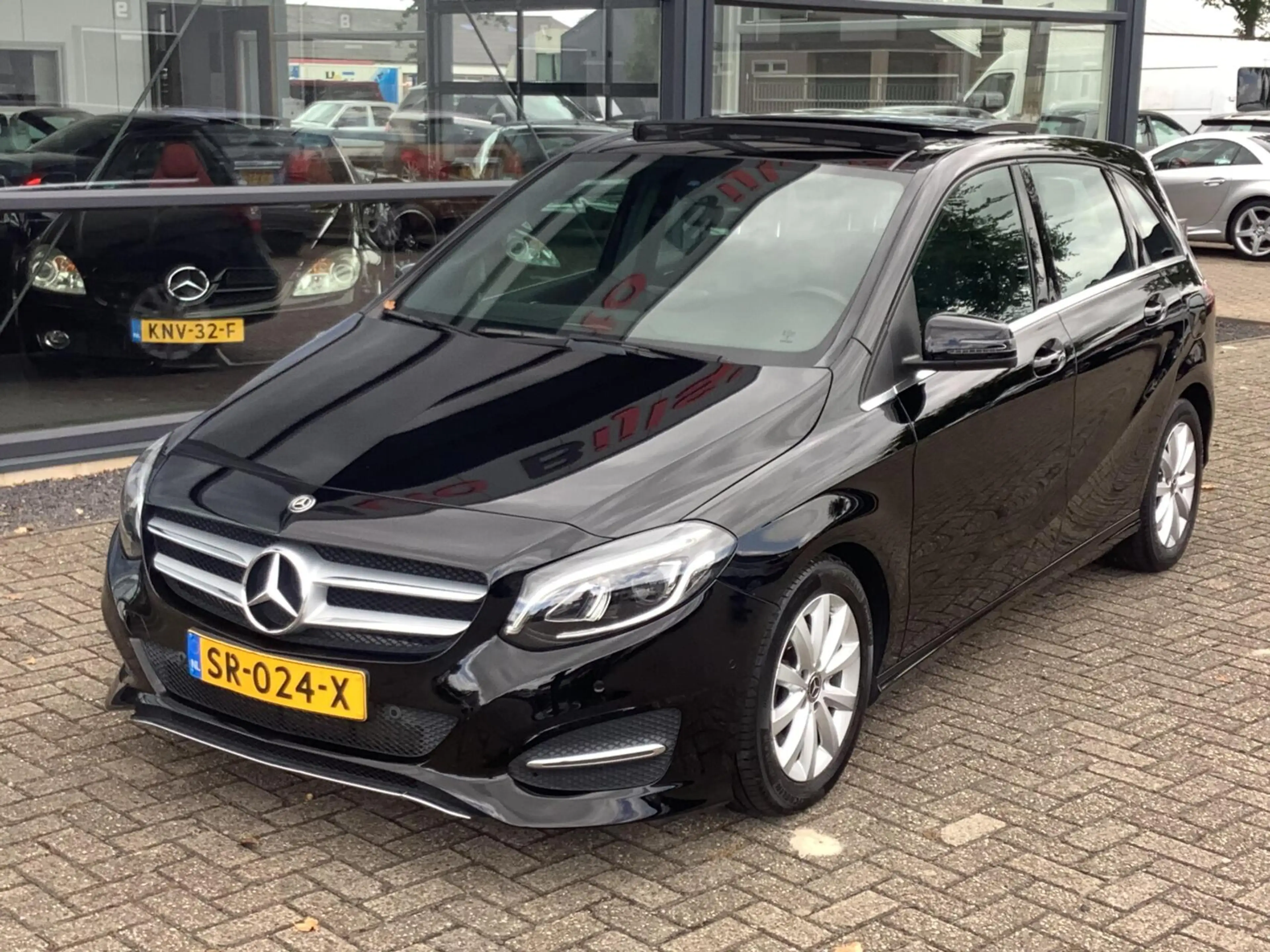 Mercedes-Benz B 180 Blue Efficiency Ambition — photo 4