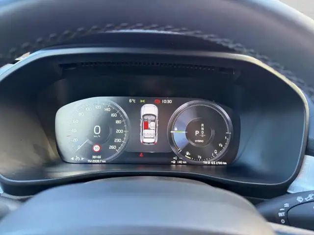 Volvo XC40 view 14
