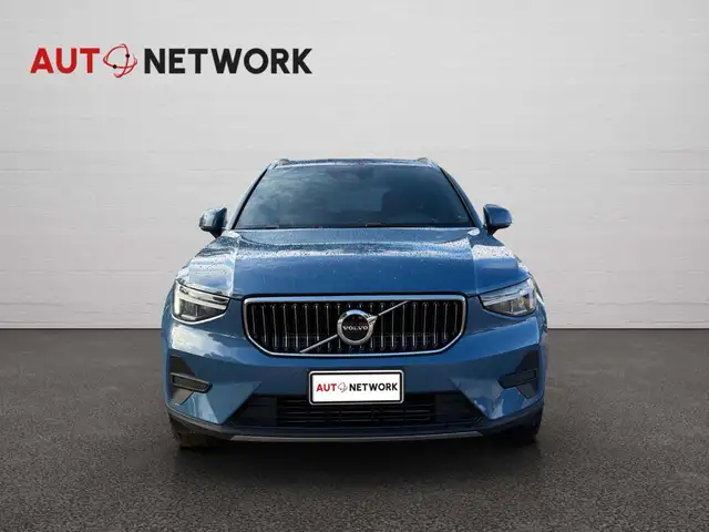 Volvo XC40 view 4
