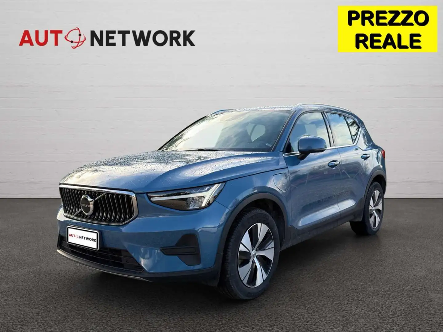 Volvo XC40 T4 Recharge Plug-in Hybrid automatico Core Bleu - 1