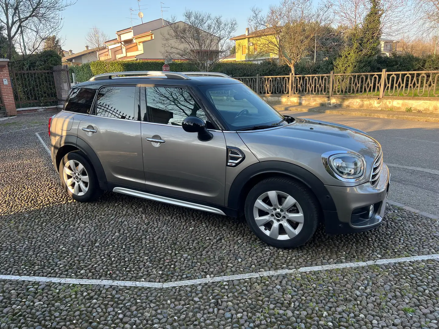 MINI Cooper D Countryman Mini Countryman 2.0 Cooper D auto Grigio - 2