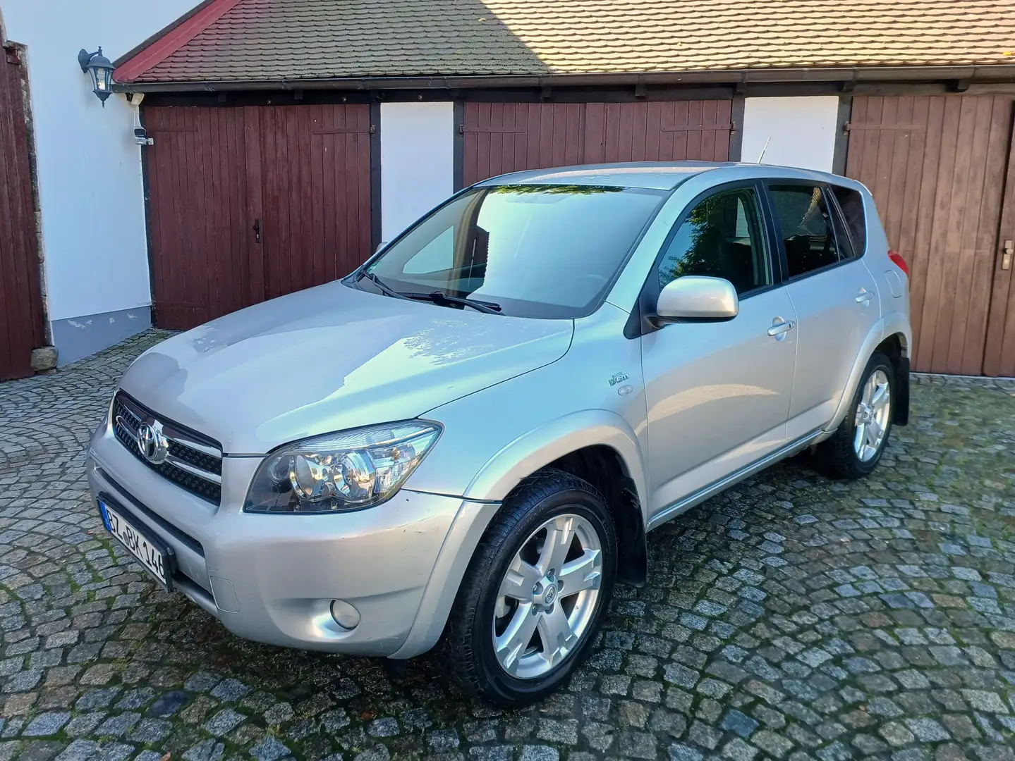 Toyota RAV 4 RAV 4 2.2 D-CAT 4x4 Executive Silber - 2