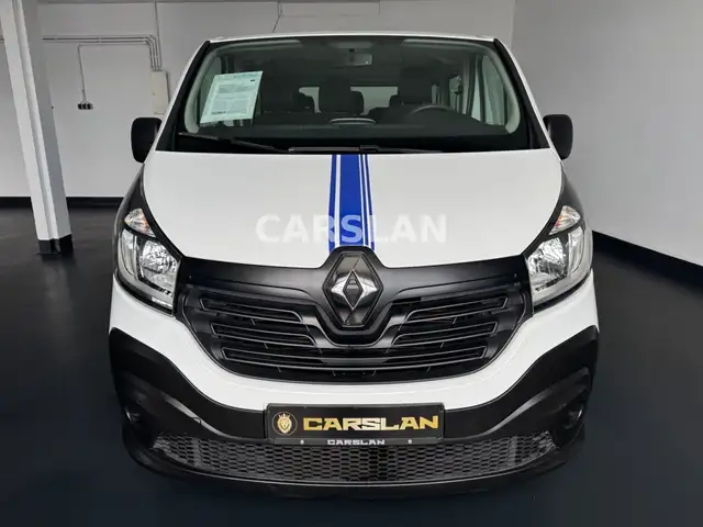 Renault Trafic view 3