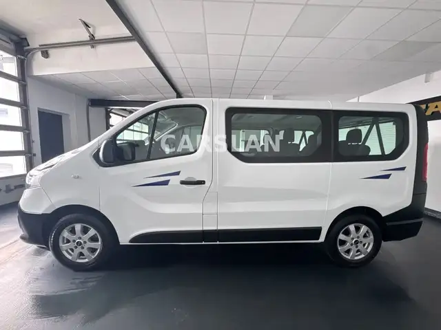 Renault Trafic view 9