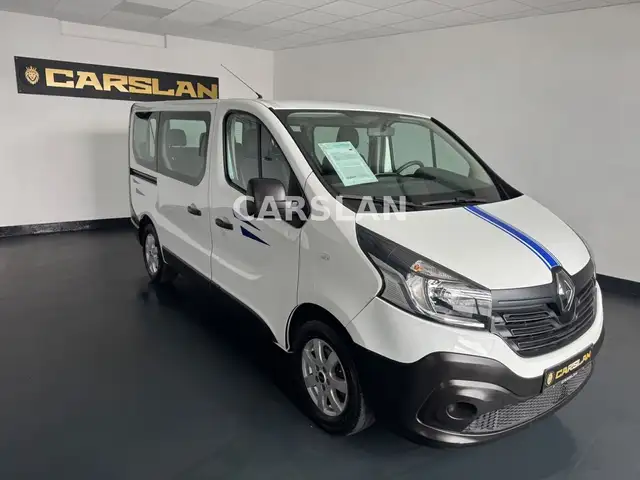Renault Trafic view 2