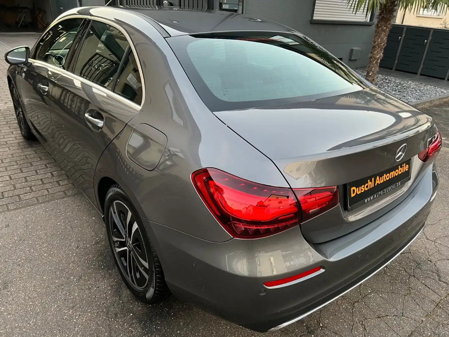 Mercedes-Benz A 200 PROGRESSIVE! LIMOUSINE! LED! KAMERA! MBUX! Gris - 1