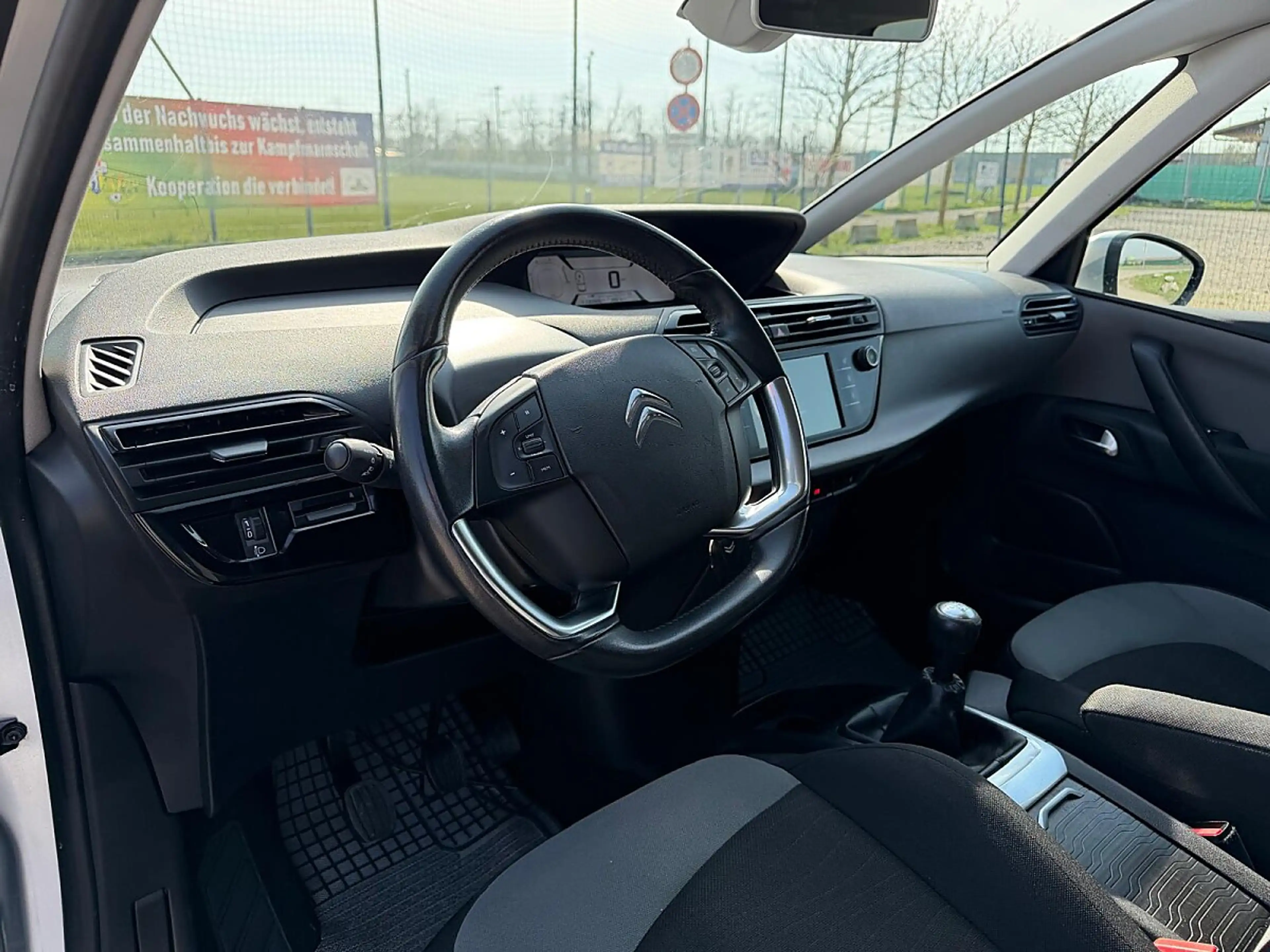Citroen C4 Picasso VTi 120 Attraction — photo 9