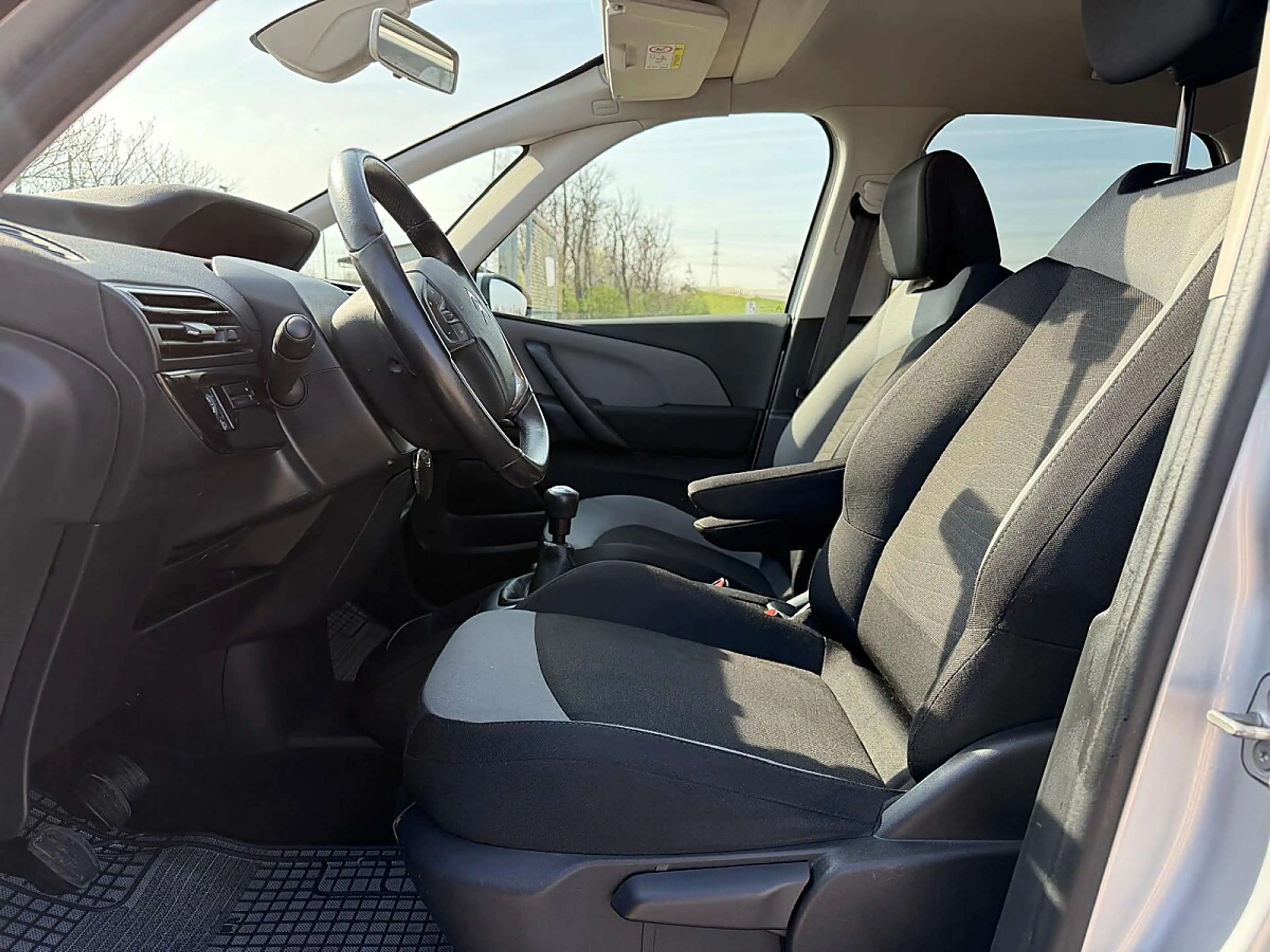 Citroen C4 Picasso VTi 120 Attraction — photo 10