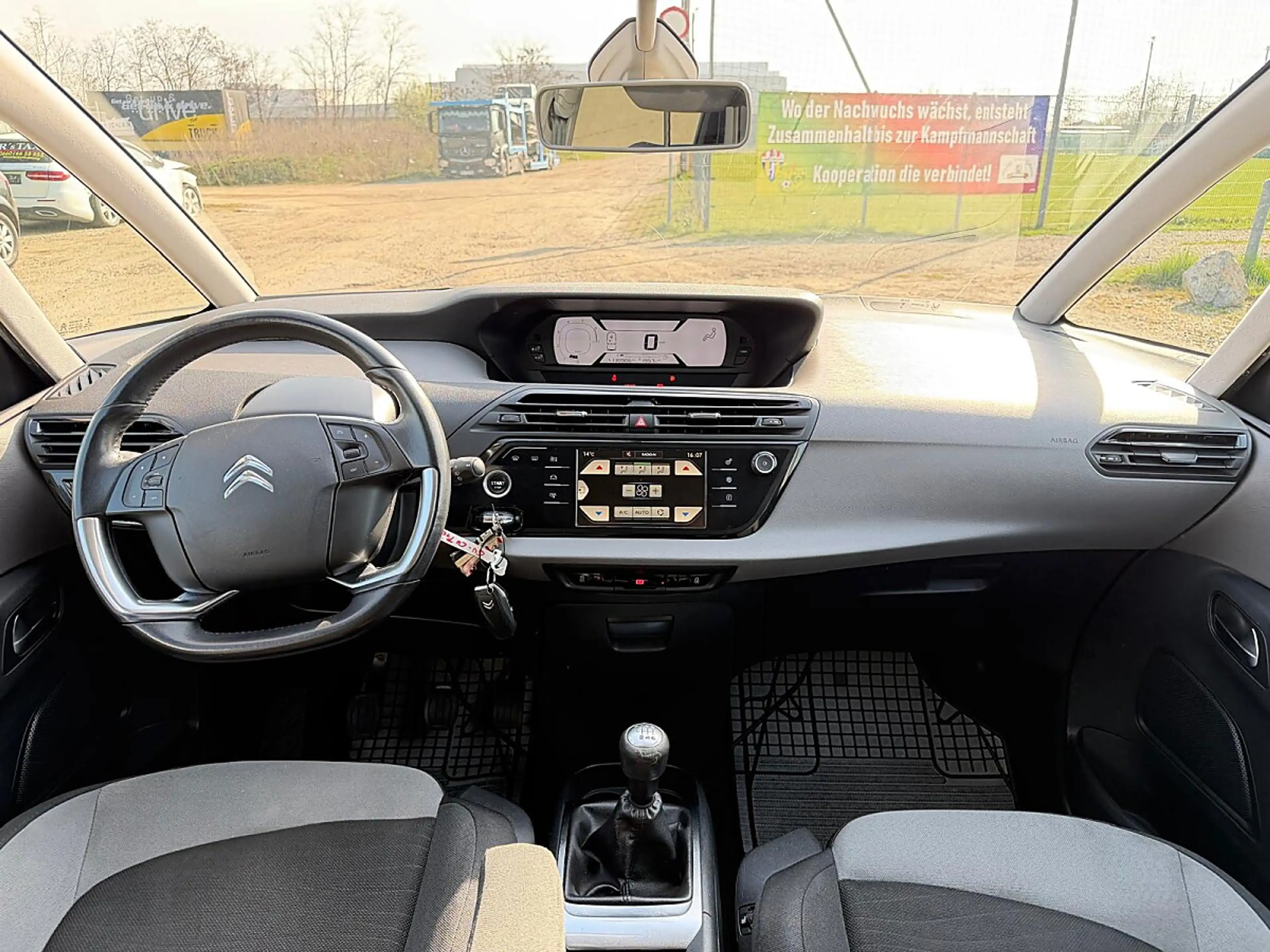 Citroen C4 Picasso VTi 120 Attraction — photo 14