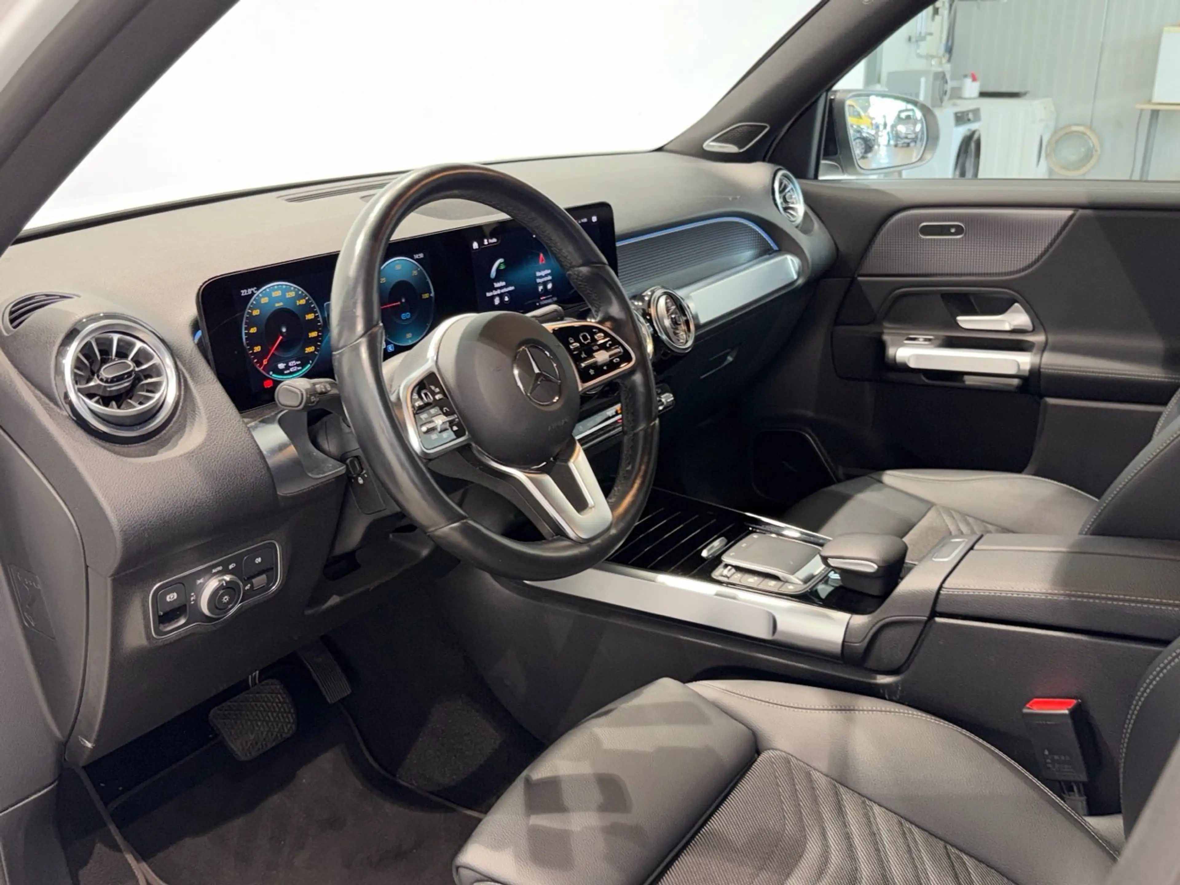 Mercedes-Benz EQB 250 Progressive Night Burmester CarPlay LED — photo 12