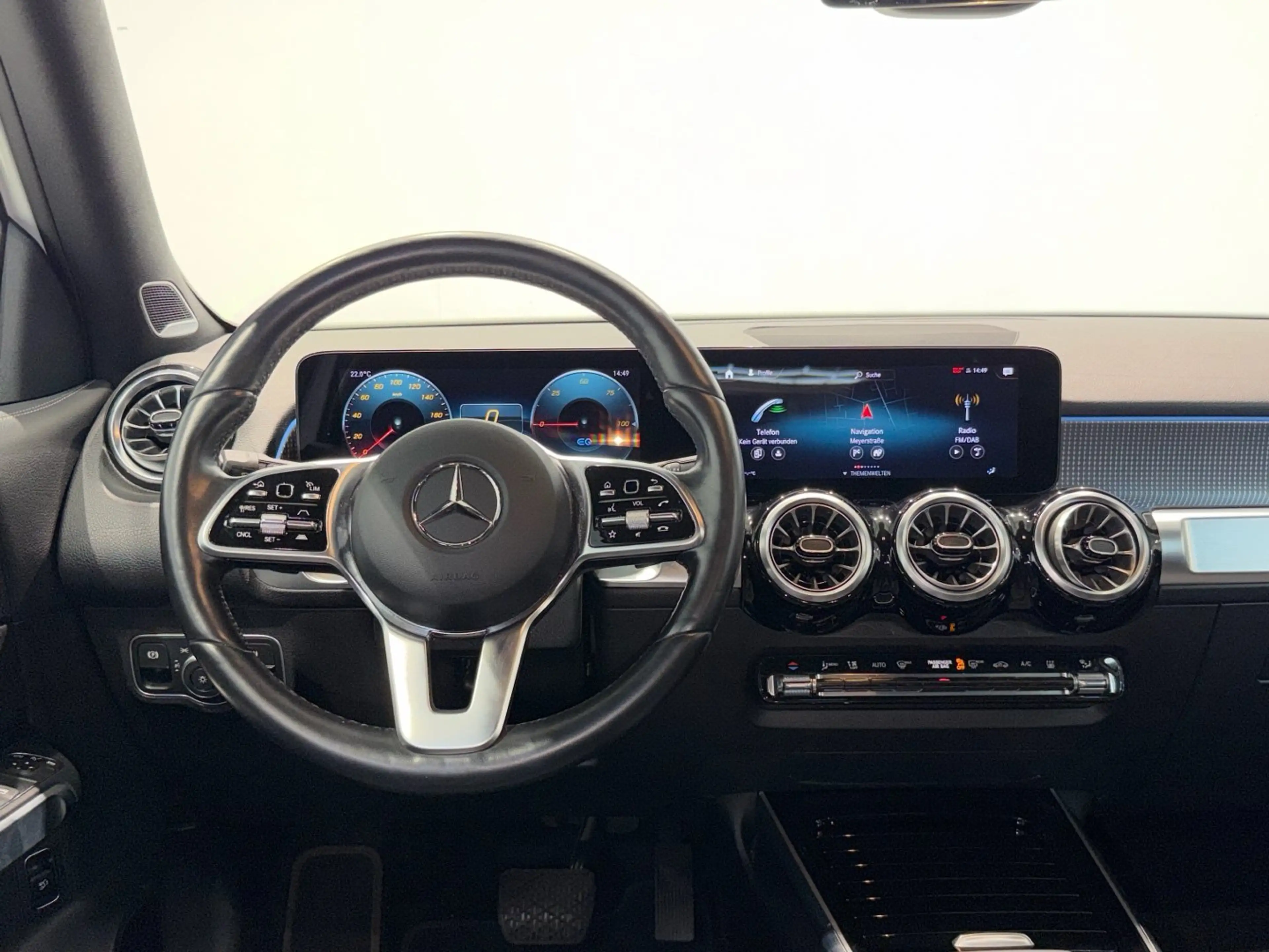 Mercedes-Benz EQB 250 Progressive Night Burmester CarPlay LED — photo 9