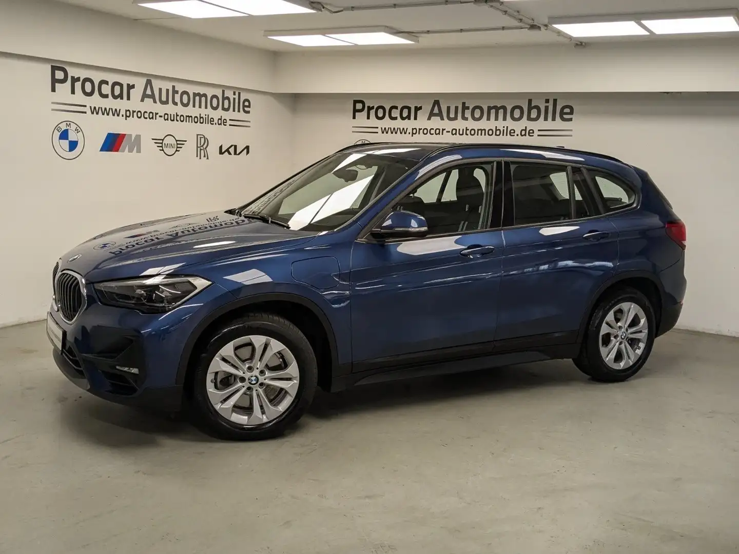 BMW X1 xDrive25e AHK ACC HuD RFK HiFi DA+ PA DAB LED Bleu - 2