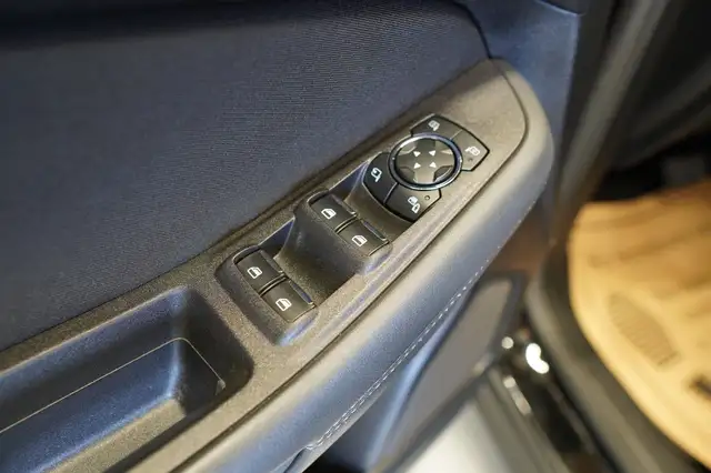Ford Galaxy view 14