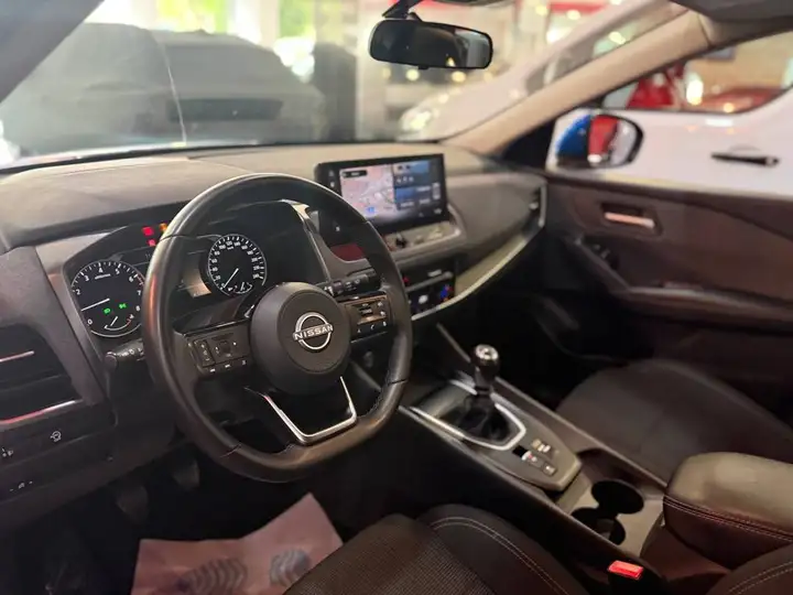 Nissan Qashqai DIG-T mHEV 4x2 Acenta (2021) 2025, foto 7