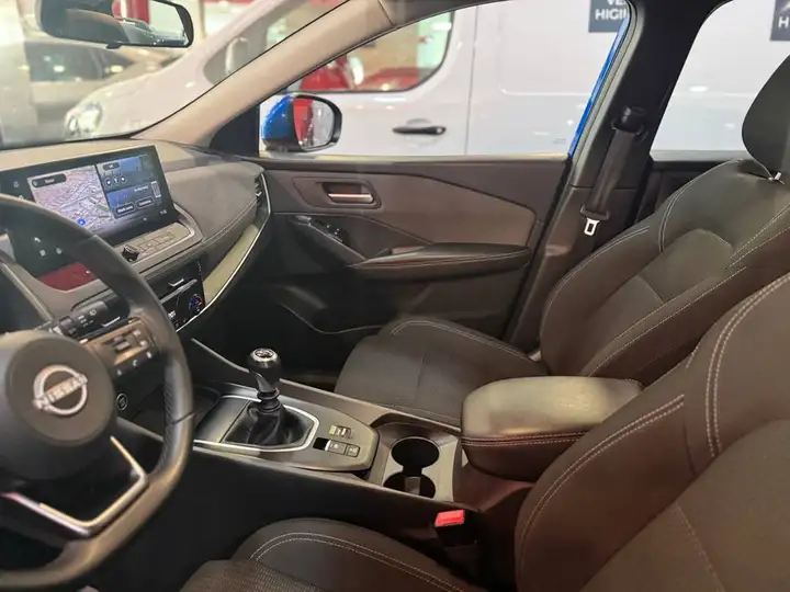 Nissan Qashqai DIG-T mHEV 4x2 Acenta (2021) 2025, foto 8