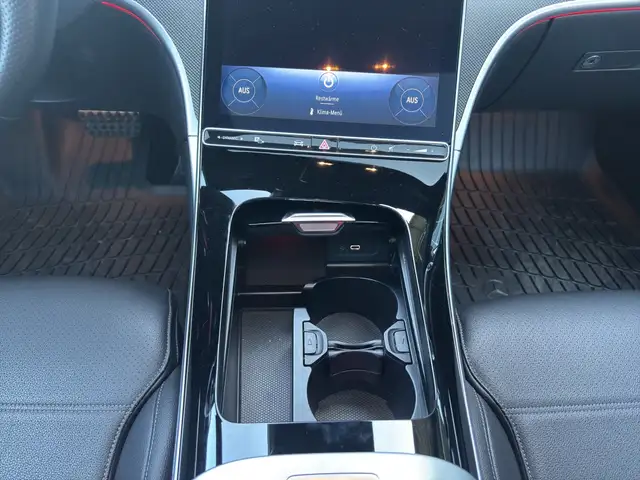 Mercedes-Benz 300 view 12