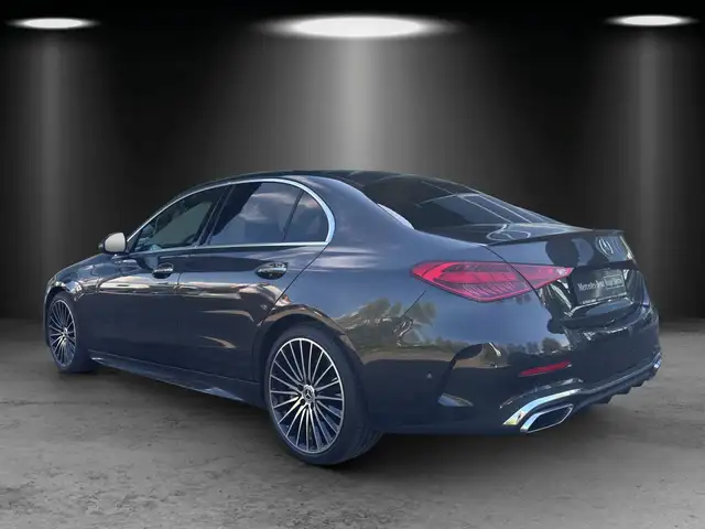 Mercedes-Benz 300 view 3