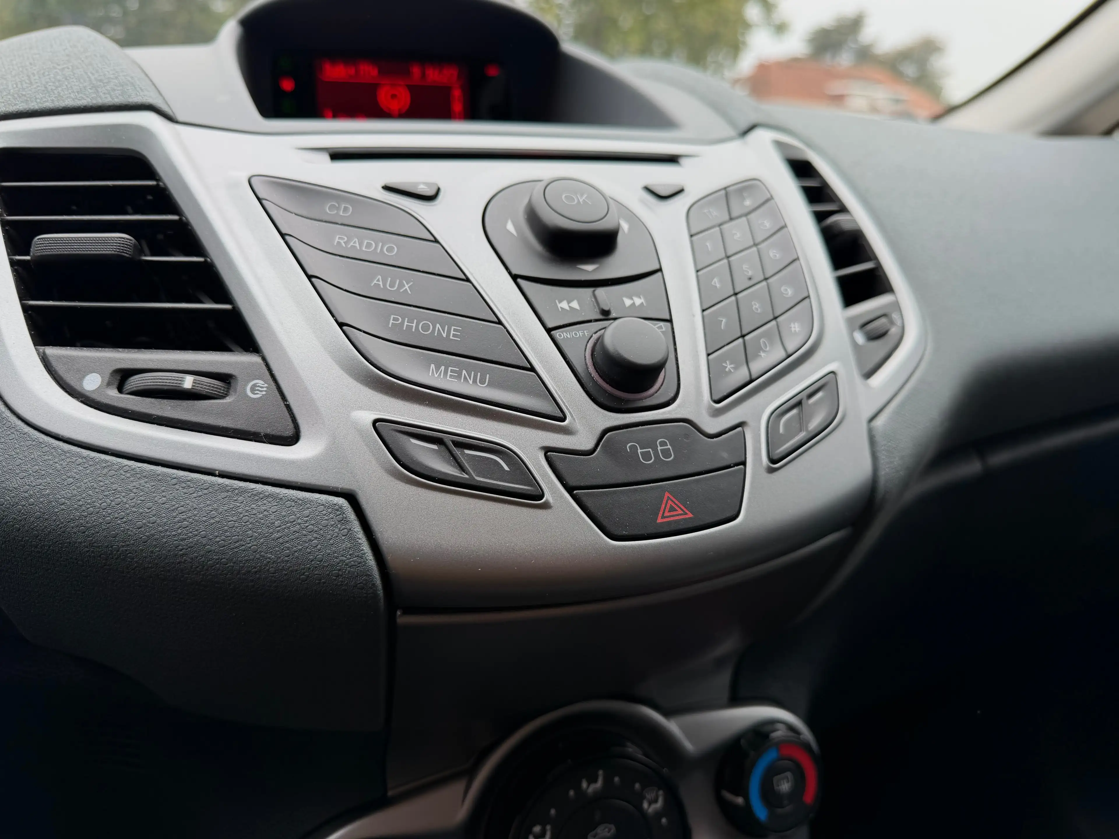 Ford Fiesta 1.25i * Nieuwe Distributie * Airco * 83dKM * Garantie — photo 10