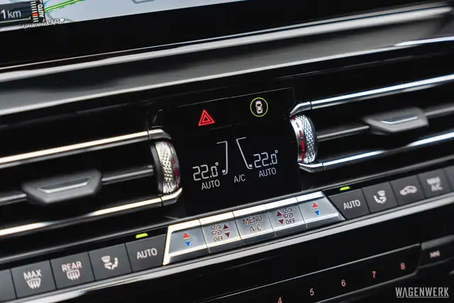 BMW M850 i xDrive CARBONPAKET SOFTCLOSE LASERLICHT HEADUP Ansicht 50