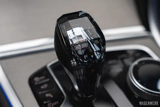 BMW M850 i xDrive CARBONPAKET SOFTCLOSE LASERLICHT HEADUP Ansicht 45