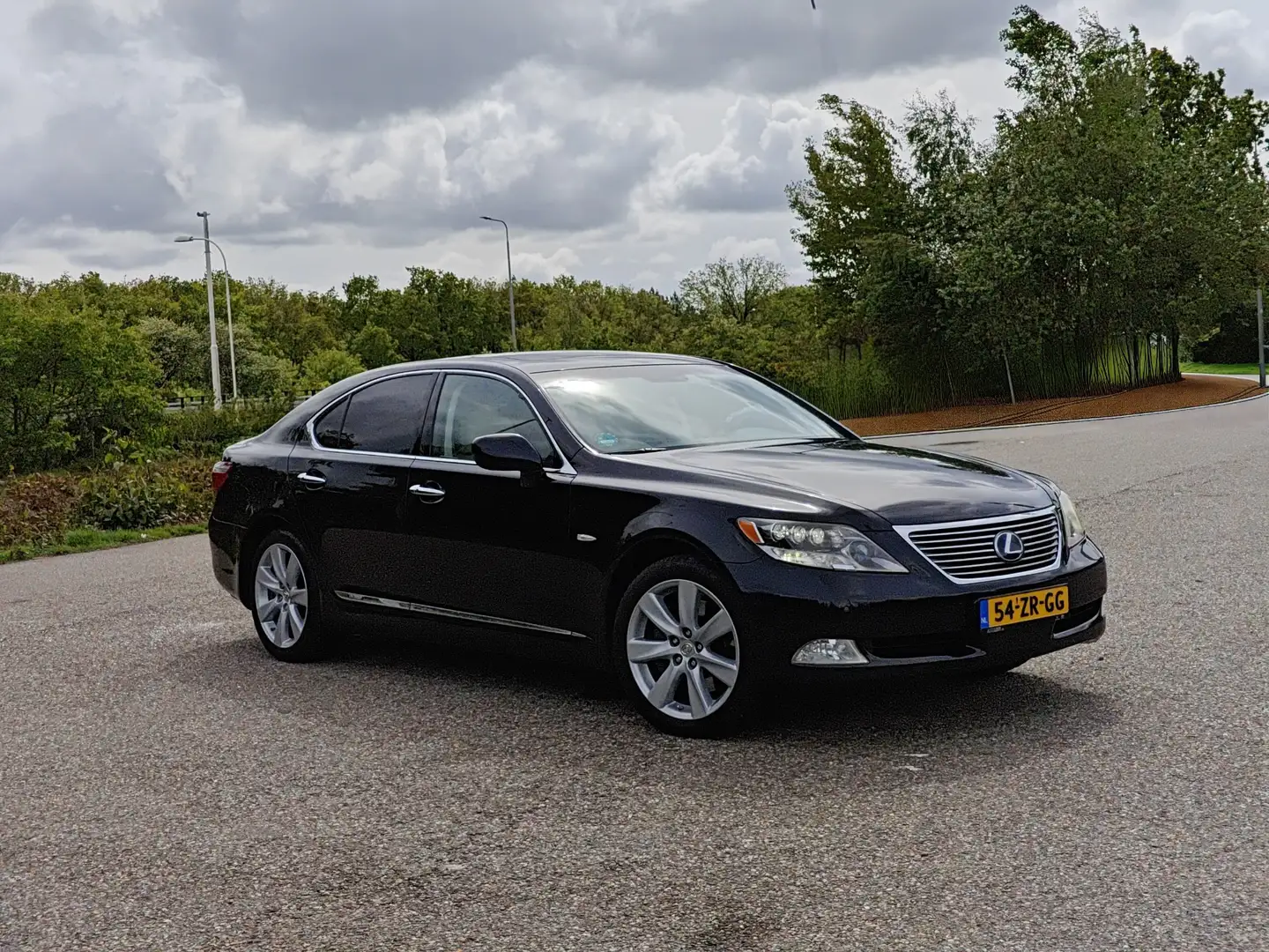 Lexus LS 600 600h Executive Schwarz - 1