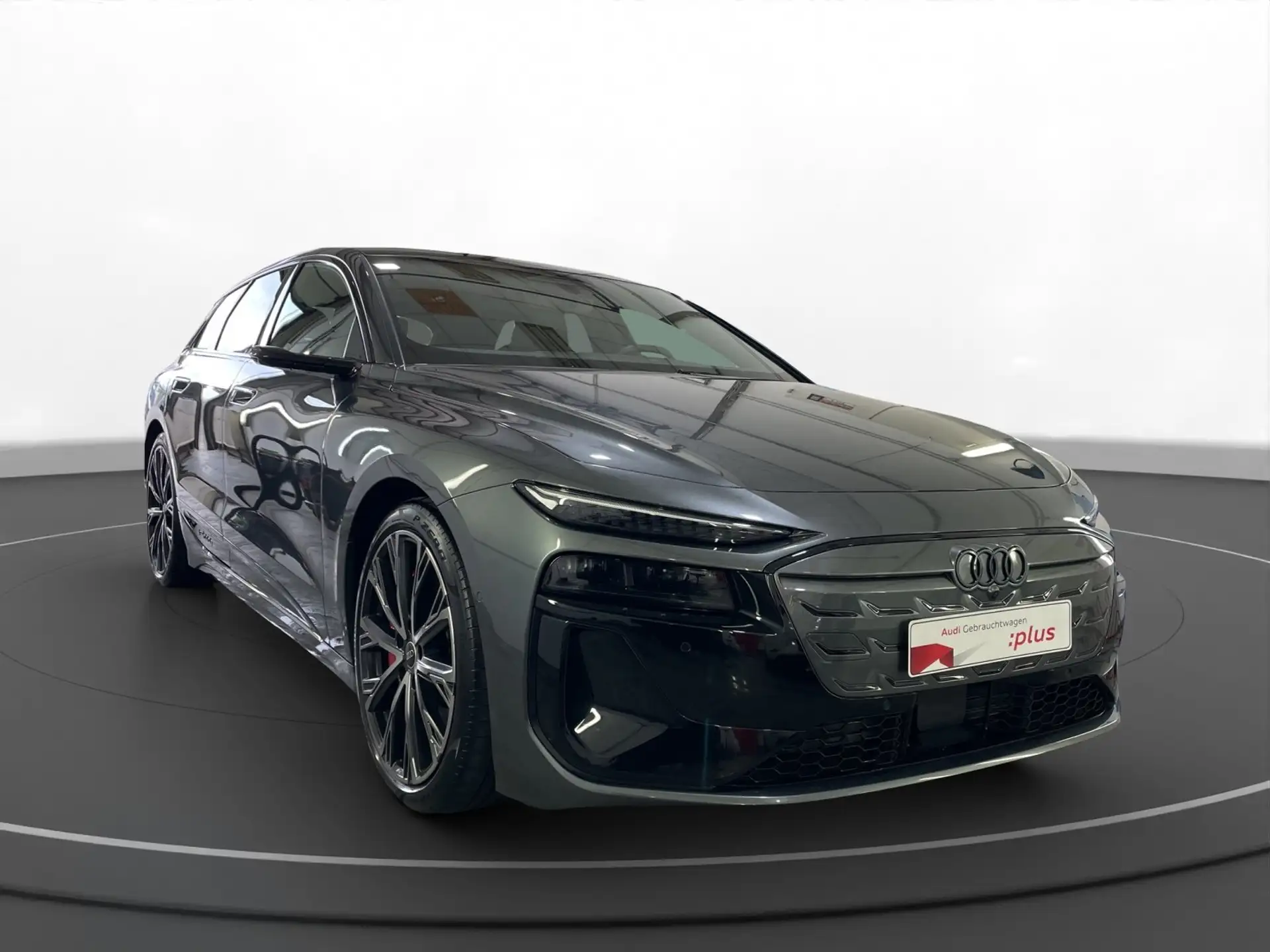 아우디 Audi S6 e-tron Avant 2025 건메탈 사진 4