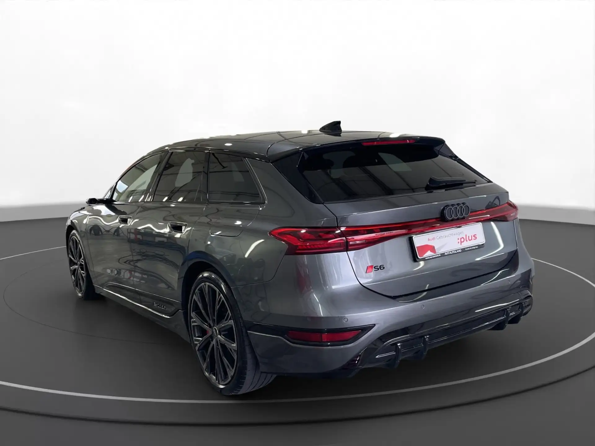 아우디 Audi S6 e-tron Avant 2025 건메탈 사진 7