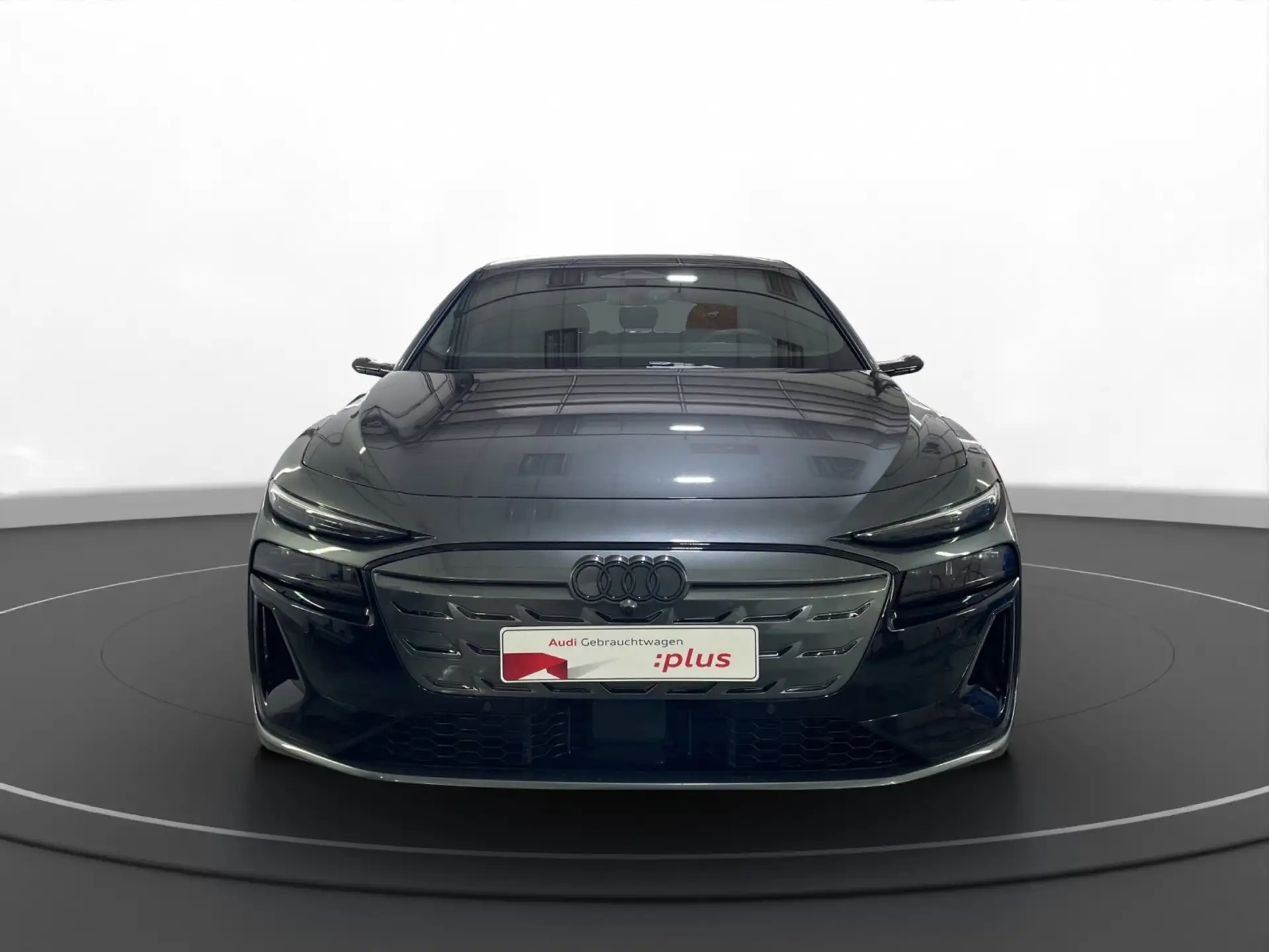 아우디 Audi S6 e-tron Avant 2025 건메탈 사진 3
