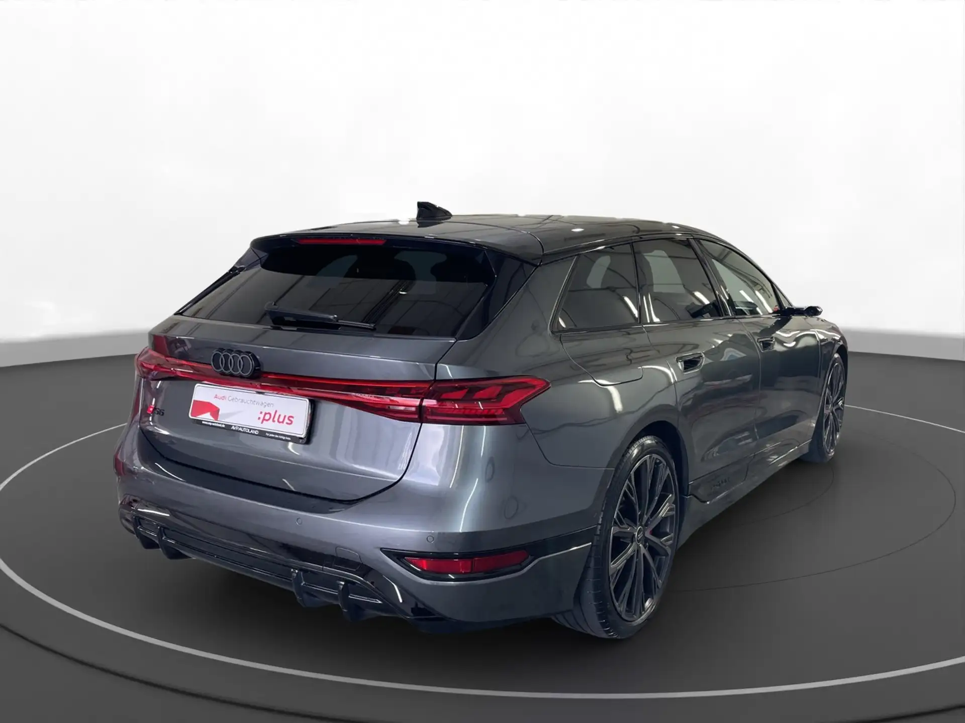 아우디 Audi S6 e-tron Avant 2025 건메탈 사진 5