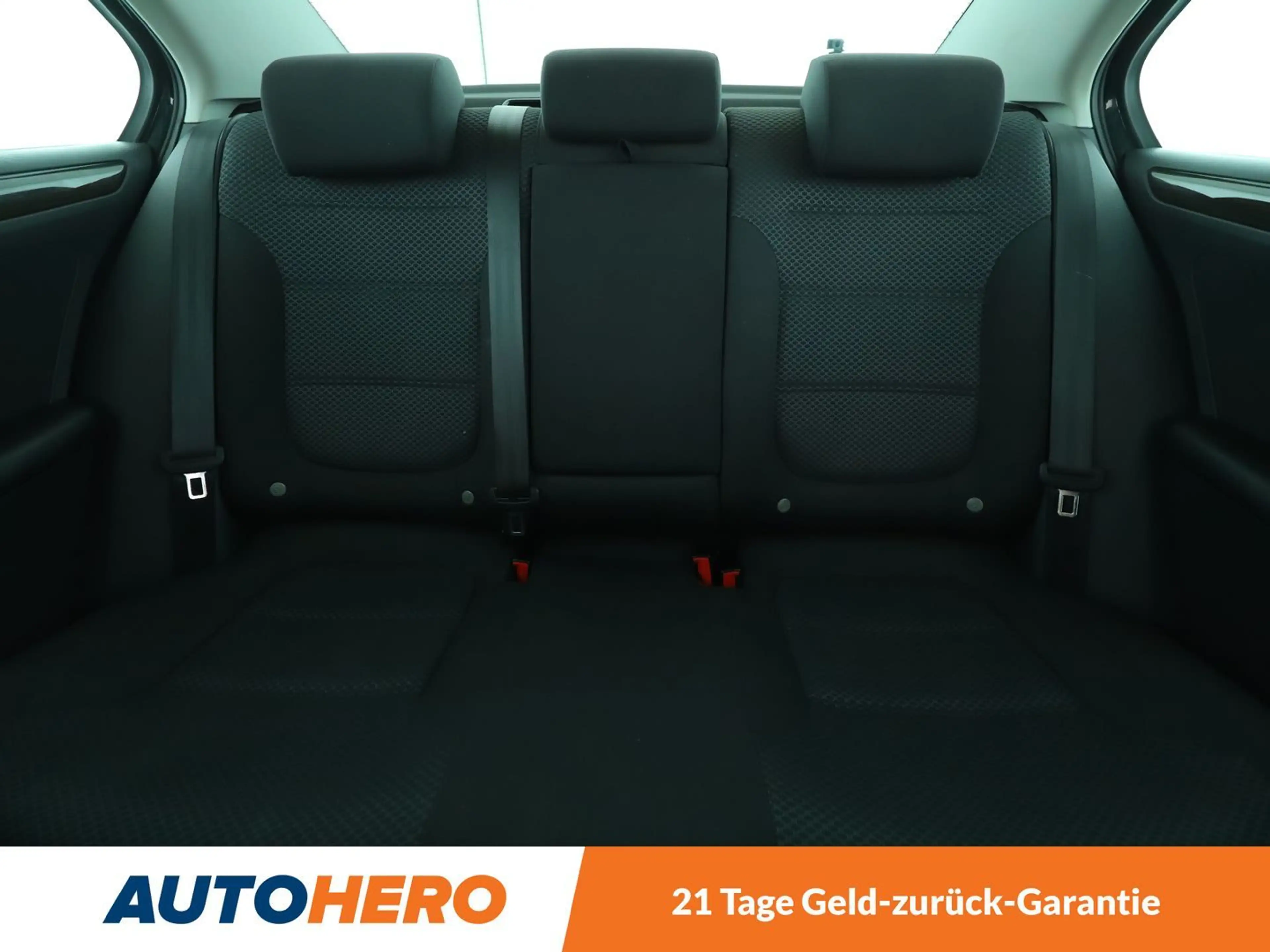 Volkswagen Jetta 1.4 TSI BlueMotion*NAVI*XENON*PDC*KLIMA* — photo 14