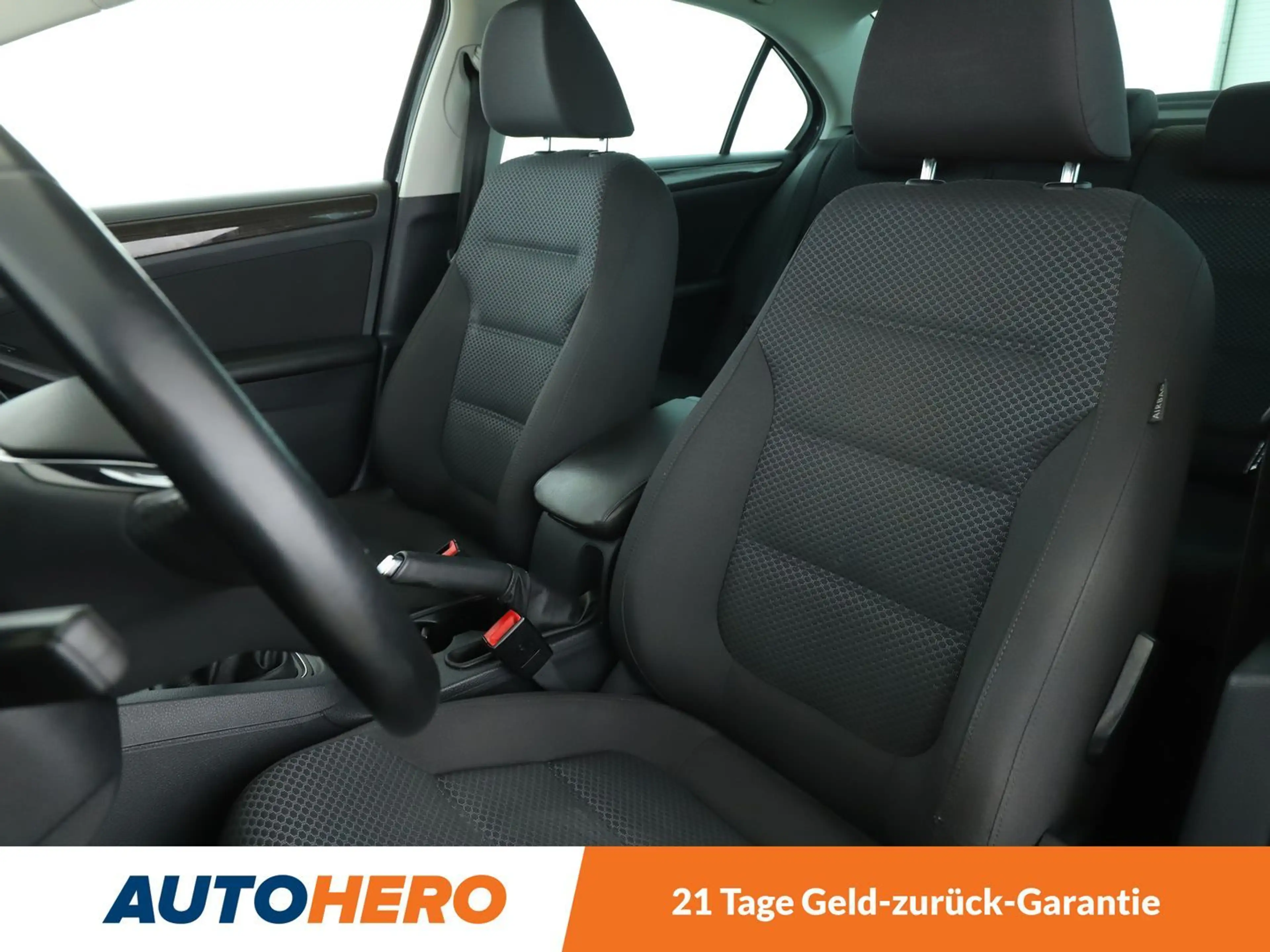 Volkswagen Jetta 1.4 TSI BlueMotion*NAVI*XENON*PDC*KLIMA* — photo 10