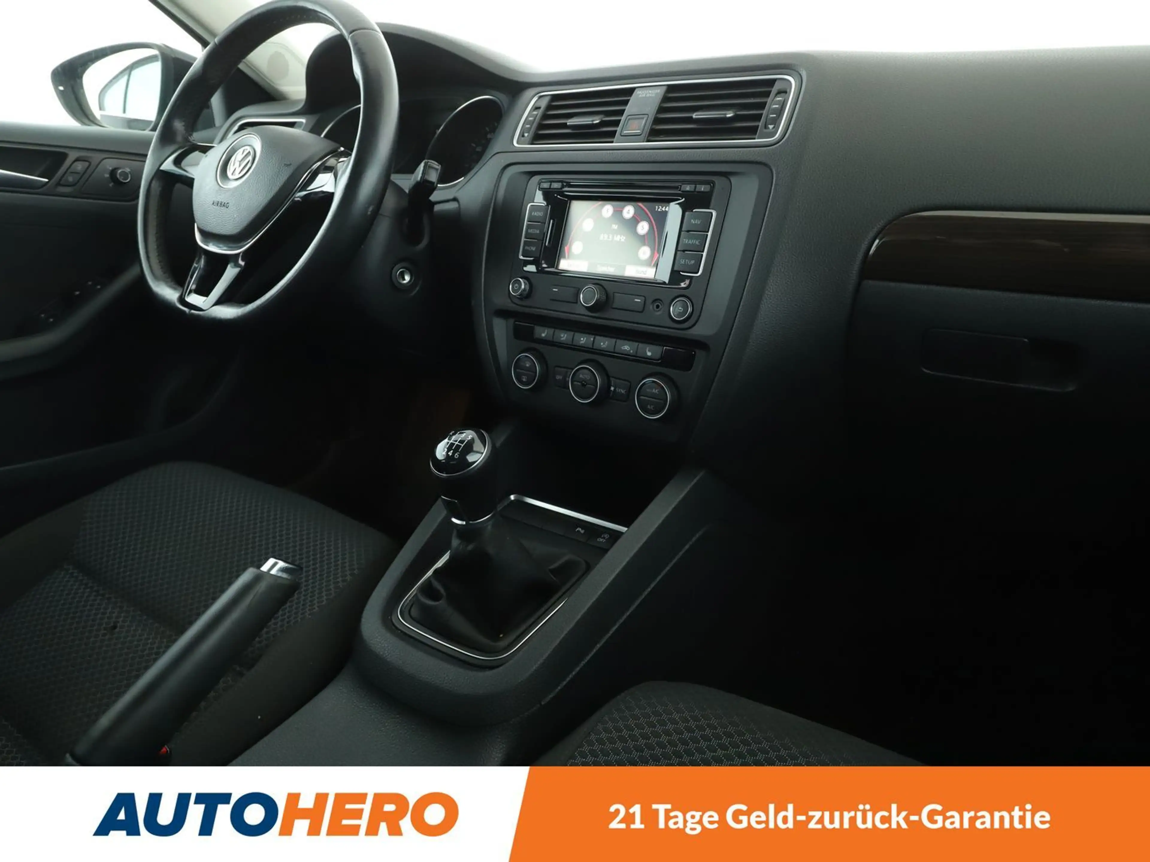 Volkswagen Jetta 1.4 TSI BlueMotion*NAVI*XENON*PDC*KLIMA* — photo 13